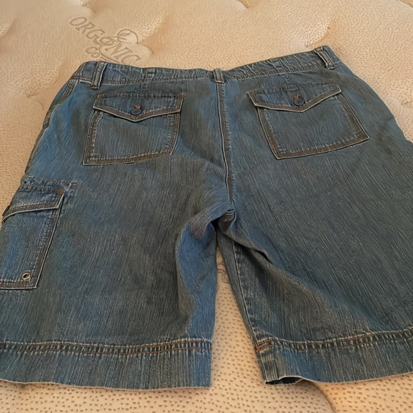 Jones New York Signature blue jeans cargo shorts - Picture 11 of 11